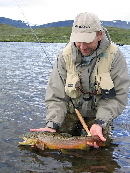 User submitted picture: Beauty from lake by guide...